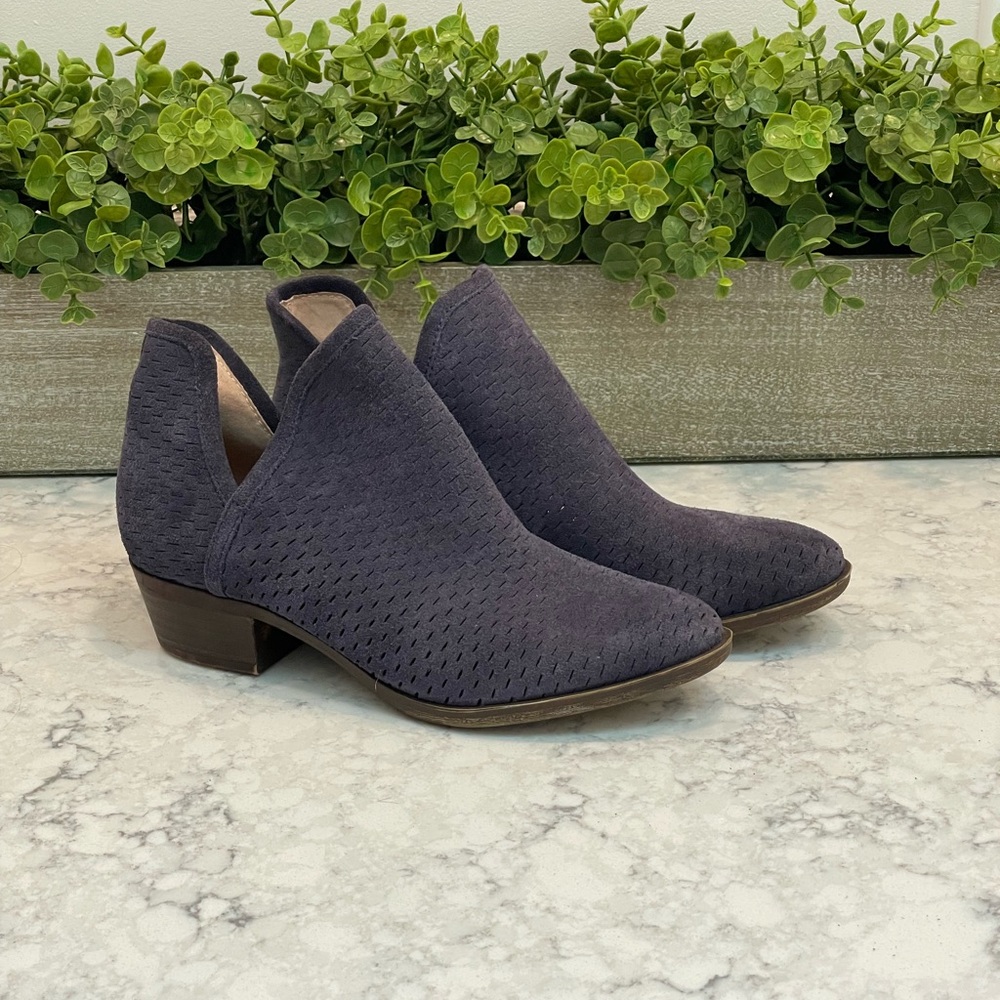 Lucky Brand Women’s Baley Suede Bootie, Moroccan Blue, Size 6